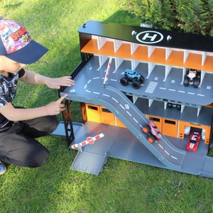 Gift for boy, wooden toy garage for age 4 - 7 years in black and orange