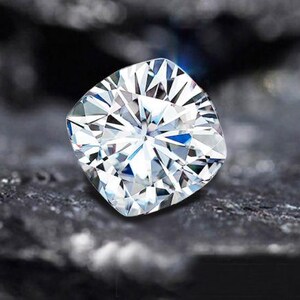 Pierre Moissanite 9 Carats Taille Coussin D Incolore VVS1 - Certifiée GRA, Lâche