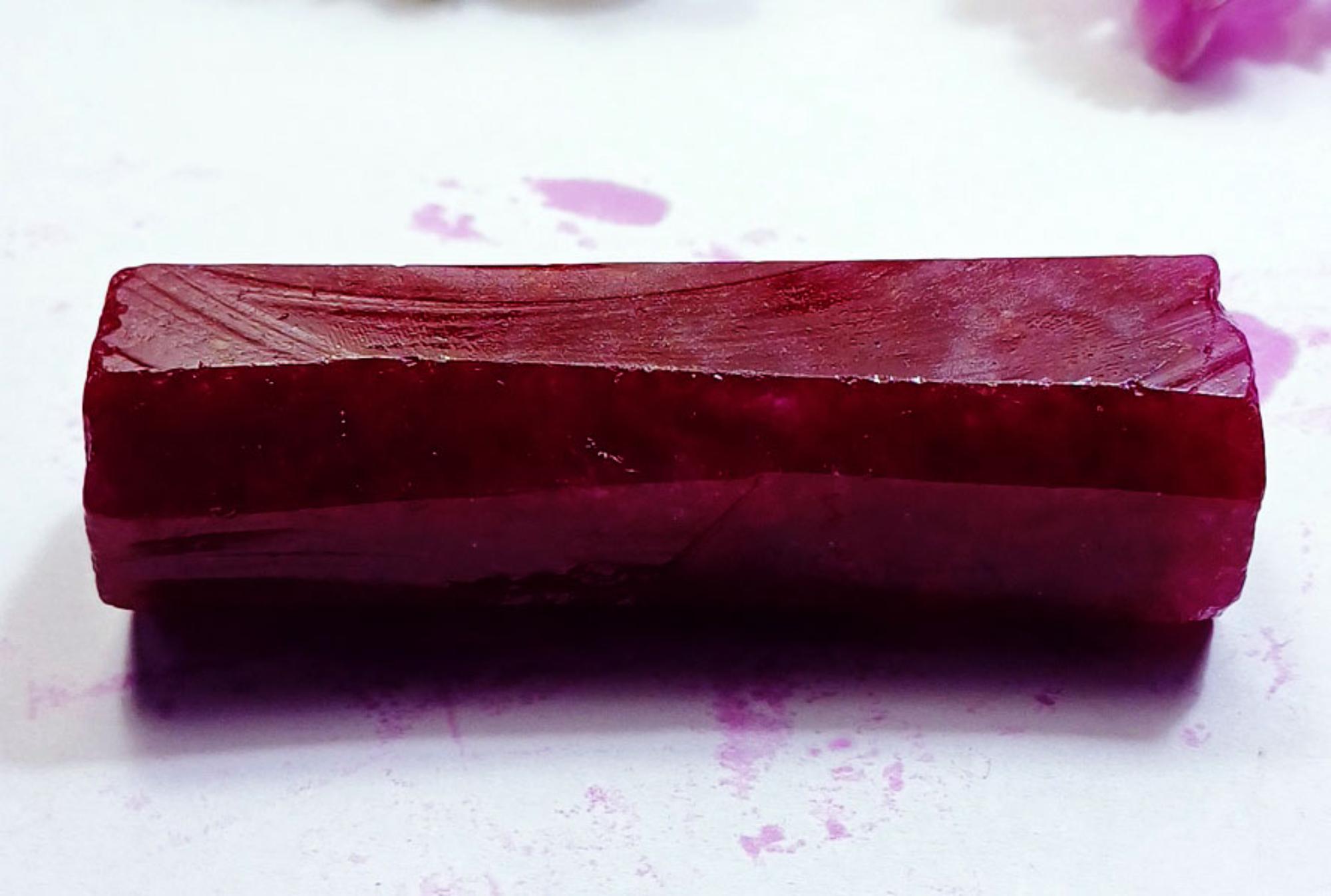 Natural Red Beryl Rough 549.00+ Carat Certified Loose Gemstone With ...