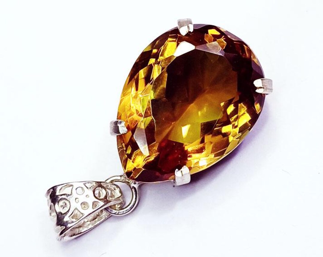 Ciondolo Zultanite Naturale 1.12 Ct Multicolore Argento 925 – Certificato, Turchia