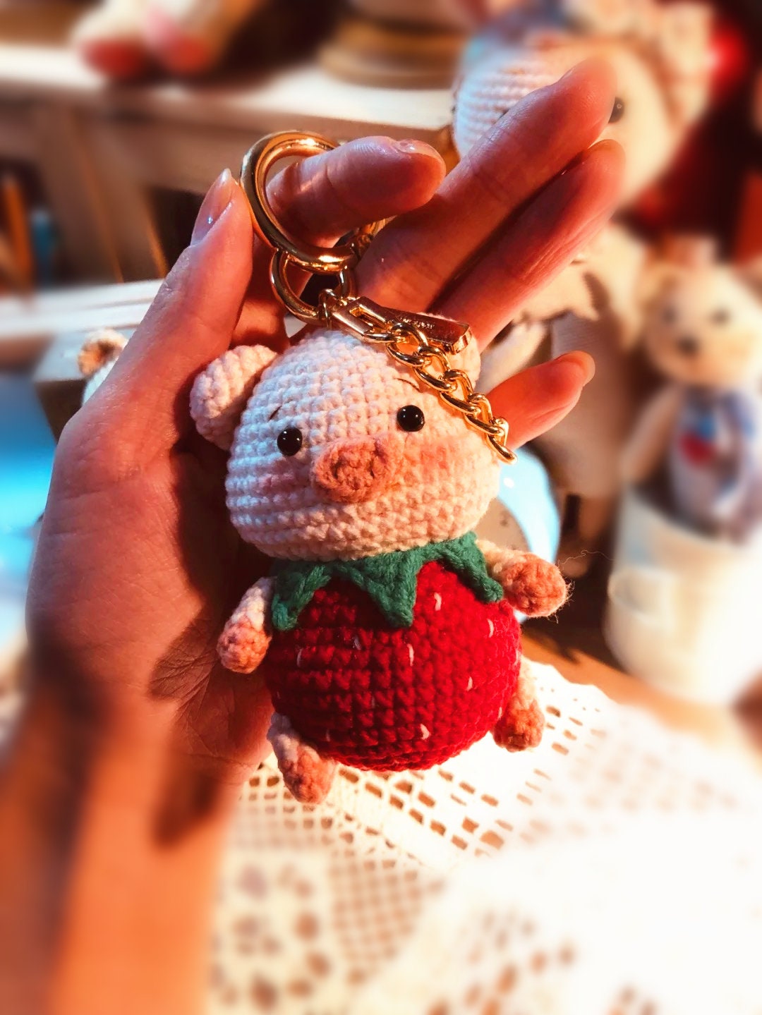 レア シェリー クロッシェ ピーチピンク ケーキプレート Crochet PATTERN: Strawberry Pig Amigurumi Bag Ornament Crochet Pattern