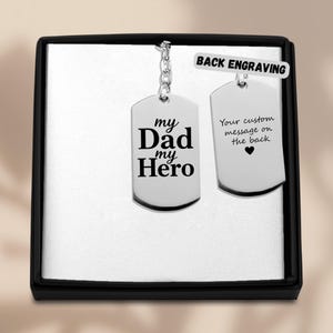 Portachiavi personalizzato &quot;Mio papà, il mio eroe&quot;, targhetta in acciaio inossidabile incisa