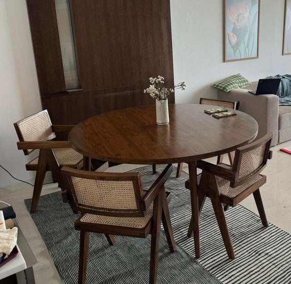 インドで手作りされた大型ミッドセンチュリーのチーク材製ラウンド