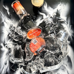 ♡Hennessy cognac アート　シャンパンアート　海外アート Hennessy Wall Art - Etsy