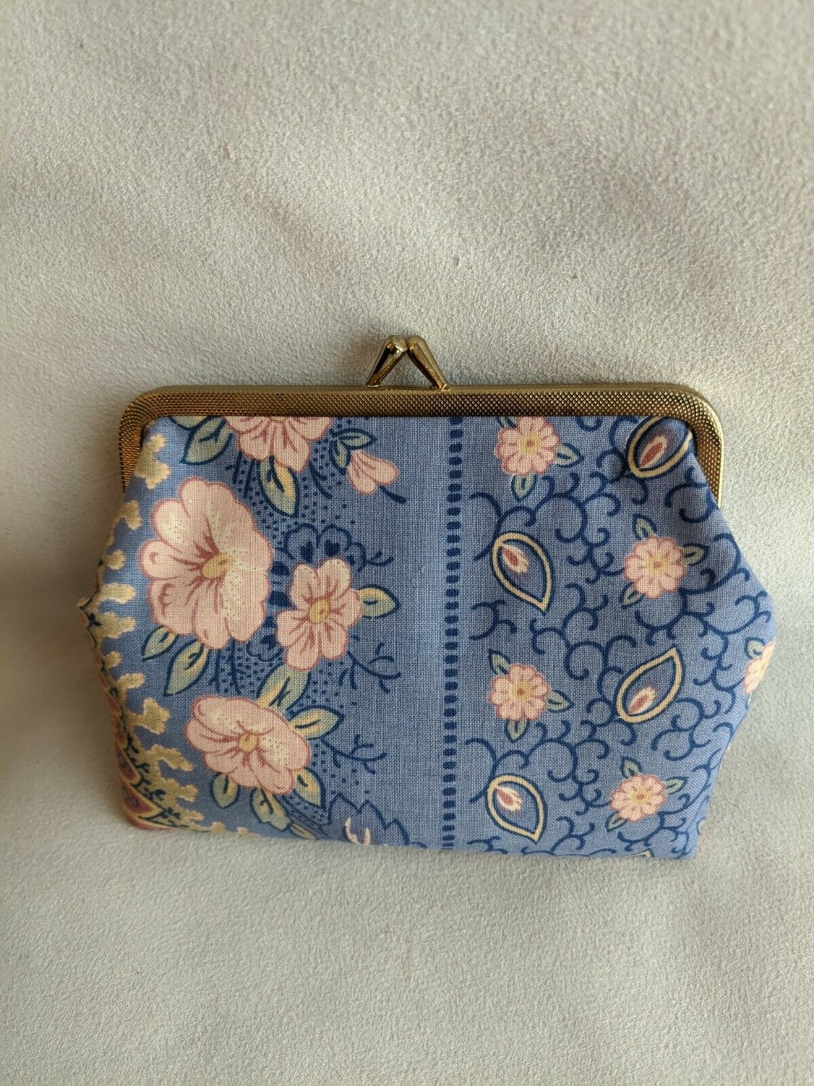 Vintage Change/cosmetics Bag With Kiss Type Closure Etsy