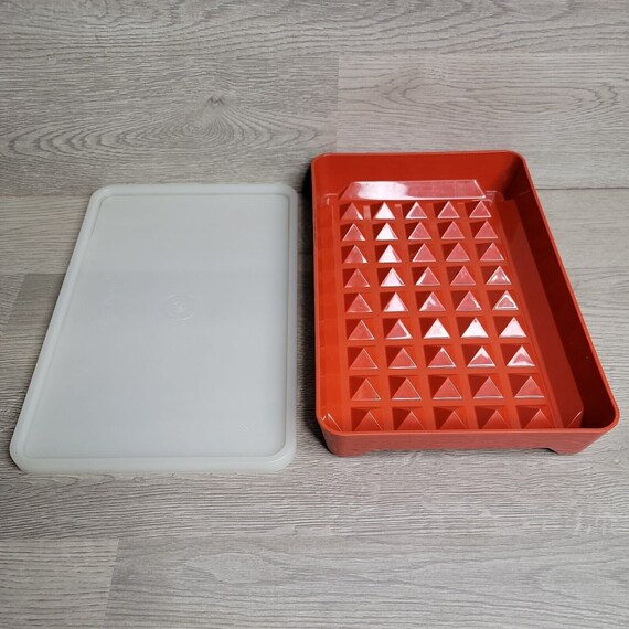  Tupperware Hot Dog Keeper / Bacon Storage Container