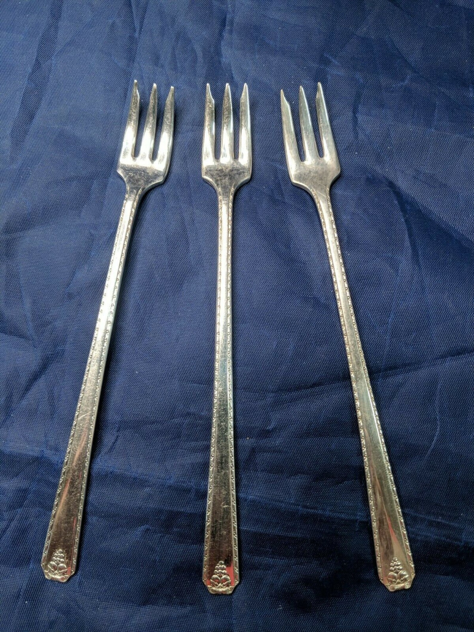 3 Vintage Prestige Plate by Oneida Bordeaux Silverplate Etsy