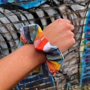 Jenna - Multicolor Stripe Scrunchie