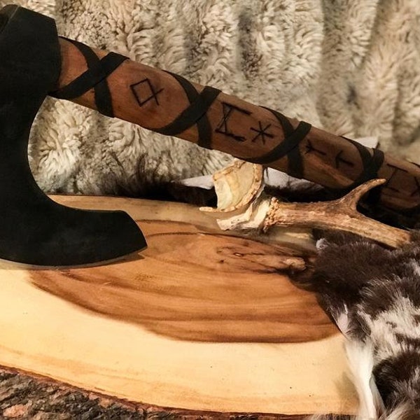 Beautiful custom handmade viking forged axe, Groomsmen gift , Birthday Gift, collectibles axe , Gift for him , Anniversary gift for husband