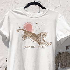 T-SHIRT Unisex 100 % Baumwolle / Handbedruckt / Nachhaltig & Fairtrade / Minimalistisches Designe / Basic Oberteil / Tiger Illustration Bild 1