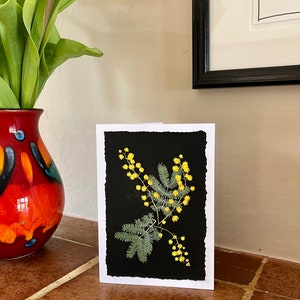 Carte de voeux fleurs de mimosa pressées, vrais mimosas pressés jaunes image 8