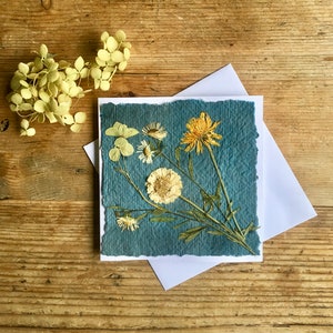 Flores prensadas en pradera hechas a mano, tarjeta de felicitación de papel reciclado, cumpleaños, cualquier ocasión