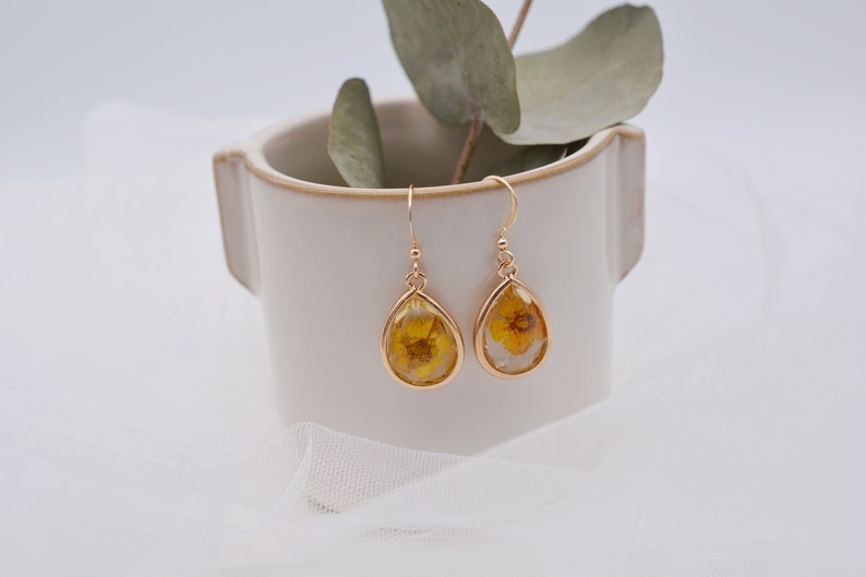 Real flowers resin earrings botanical drop earrings Valentine/'s Day gift Mother/'s Day gift