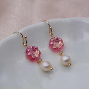 Flower earrings with fresh water pearl, glass flowers, spring earrings, Easter gift