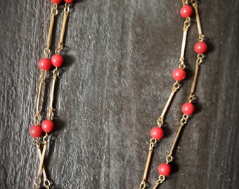 Lightweight double twist necklace made of coral and gold jewellery