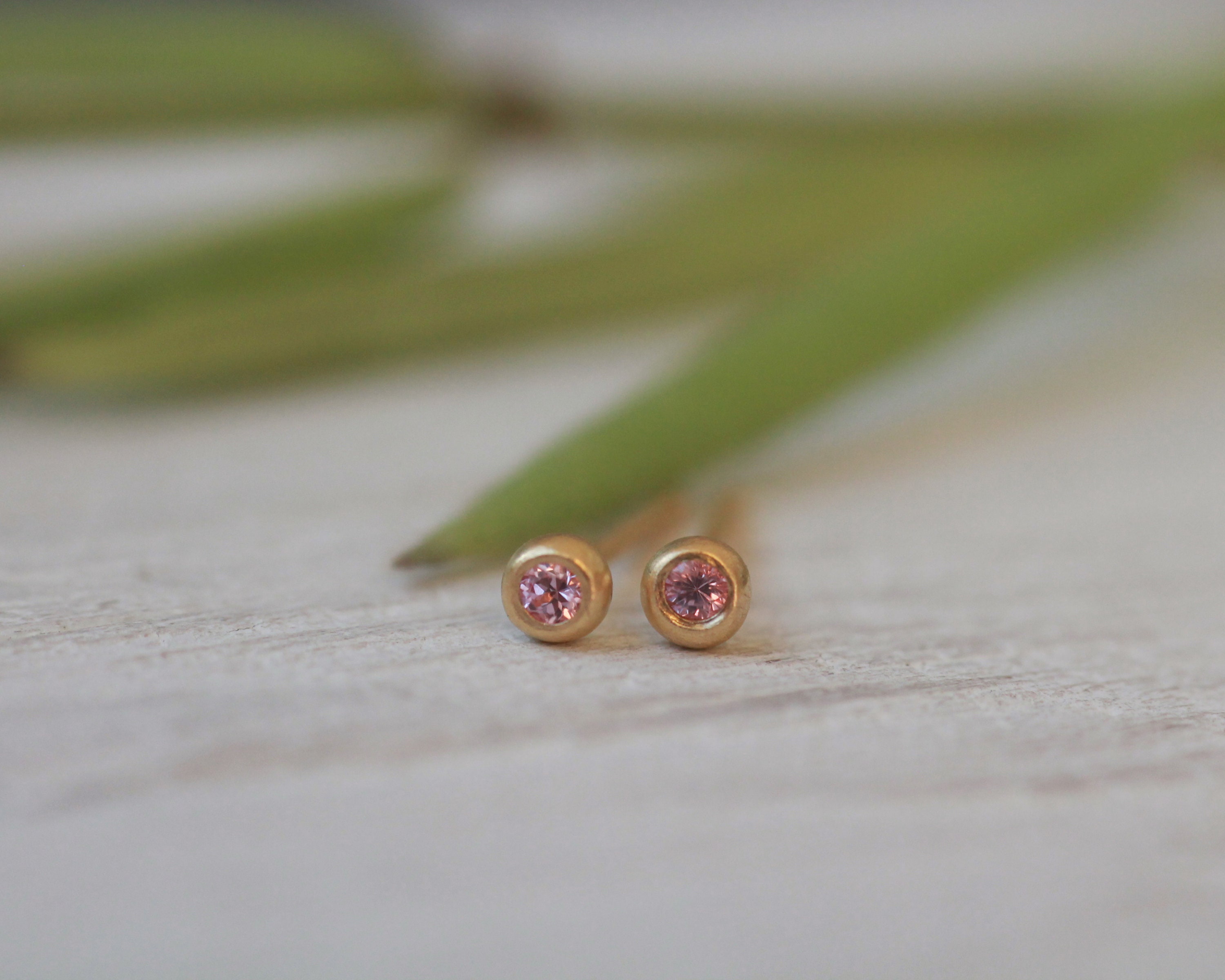 Cartier pink sapphire earrings hot sale
