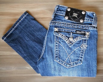 Low Rise Miss Me Crop Jeans Sz 27 JY5180P Capri White Top Stitching Rhinestone Embellished Factory Distressed Vintage Stretch