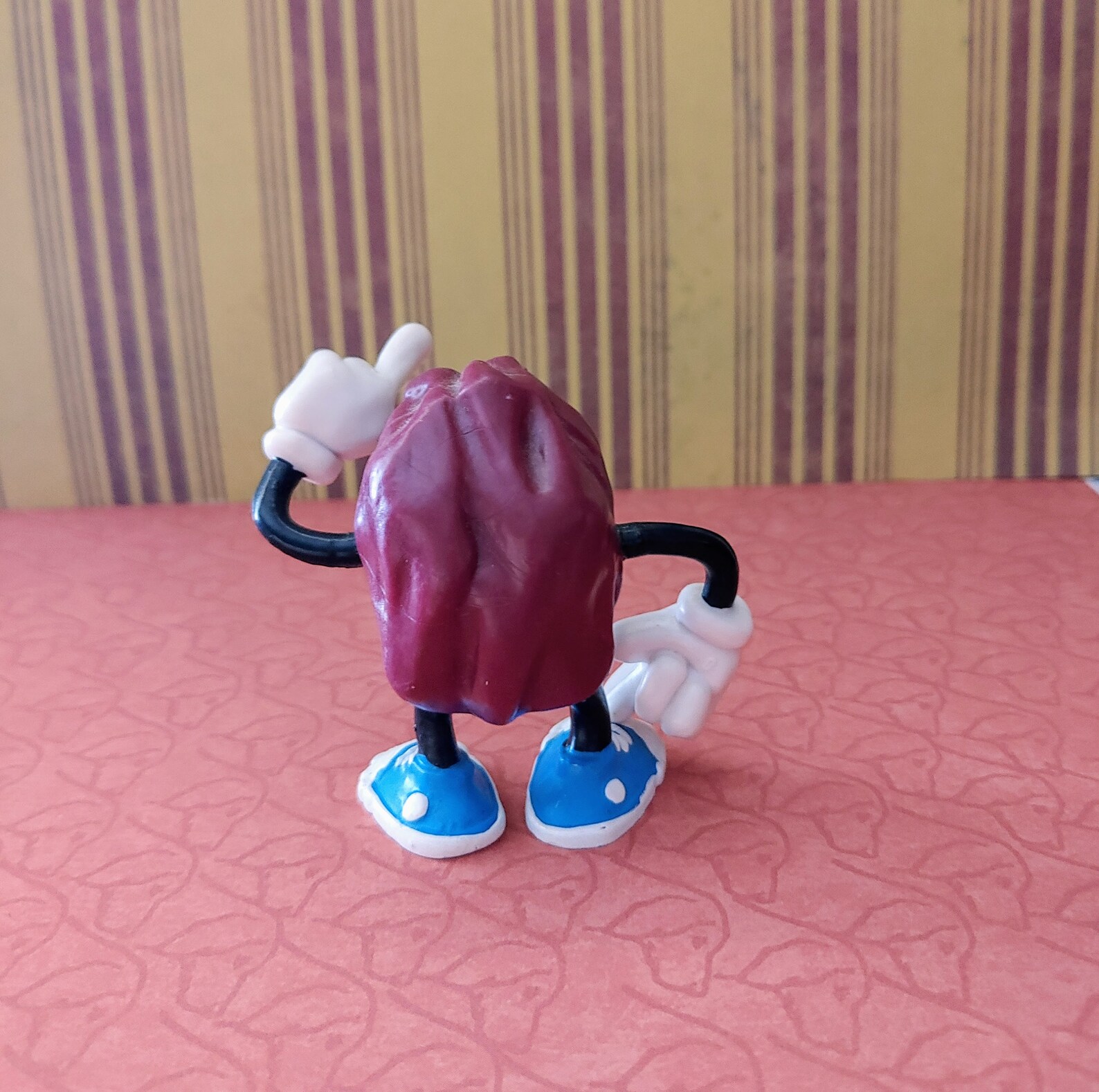 Collectible Toys California Raisin 1987 Calrab Raisin Smile Happy