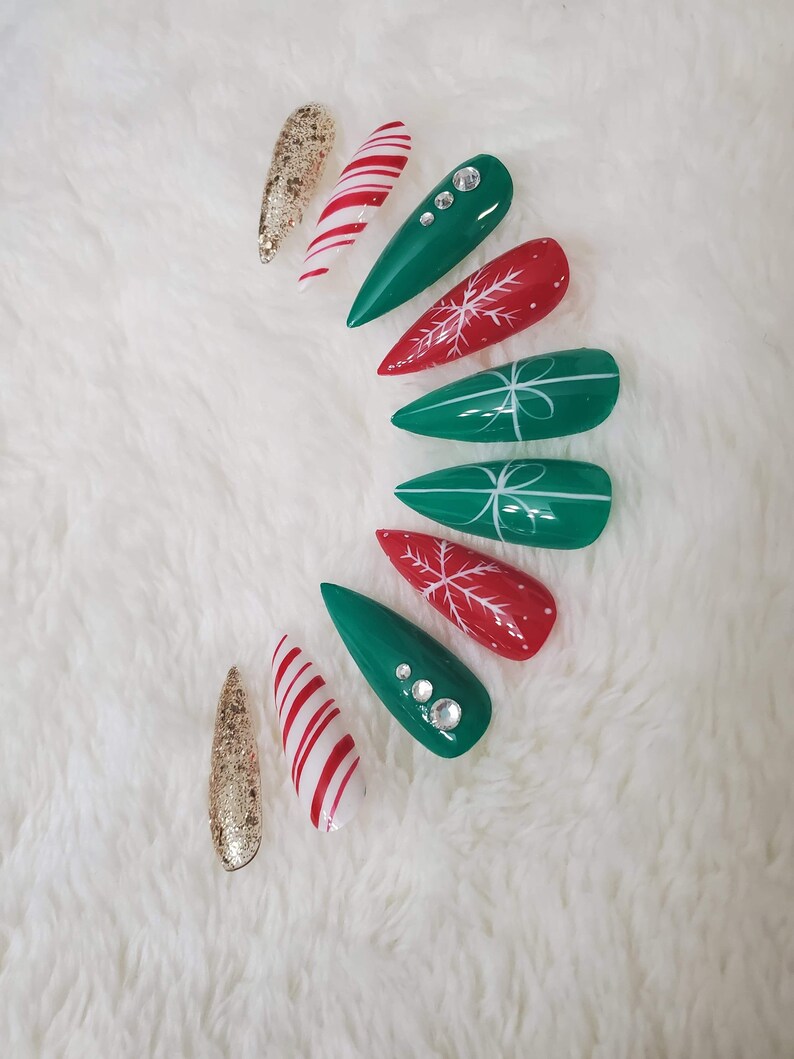 Christmas nail design/ Press on nails/ Candy cane | Etsy