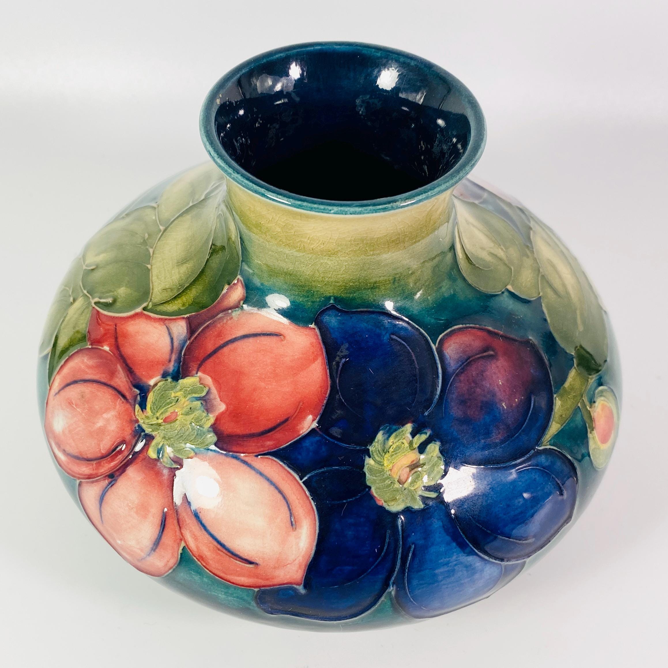 英国ムーアクロフトビンテージ花柄 陶器製 花瓶 William Moorcroft ムーアクロフト 英国磁器 花瓶 P198｜骨董店 のびる