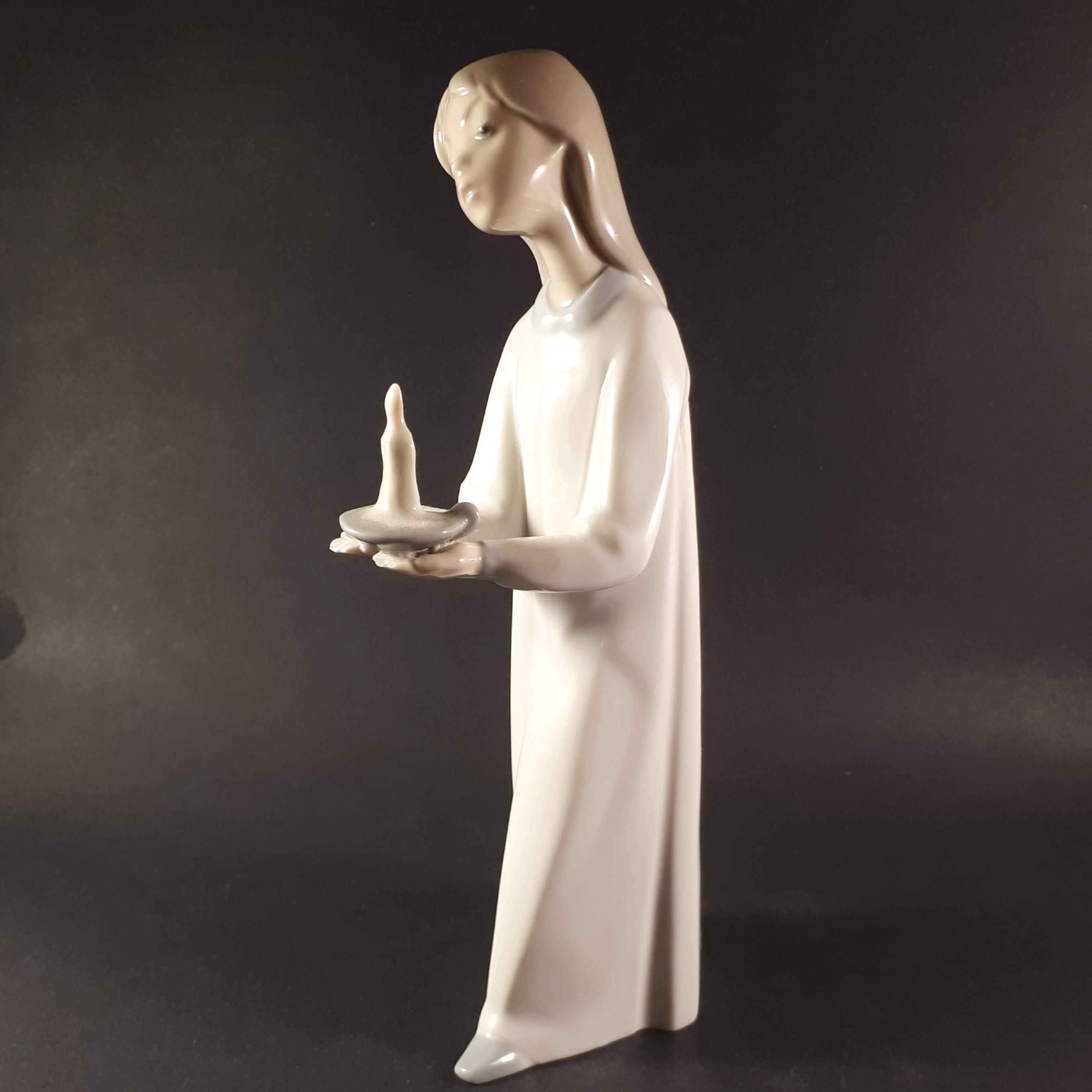 Lladro Girl With Candle Figurine No Box Excellent 8 Lladro Girl With Candle Figurine No Box Excellent 8