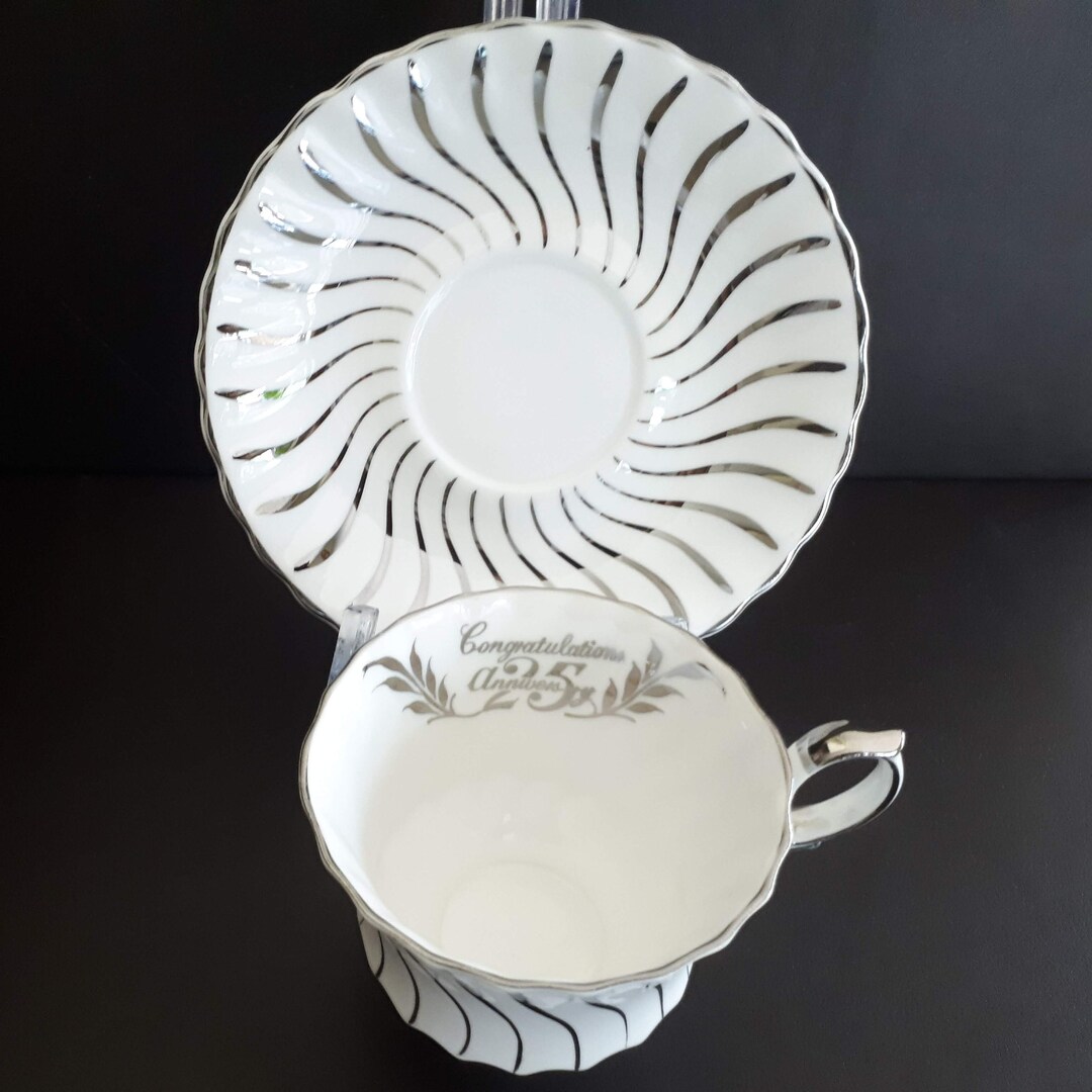 クイーンアン　カップアンドソーサー　アンティーク　希少品 クイーンアン カップアンドソーサー アンティーク 希少品 クイーンアン