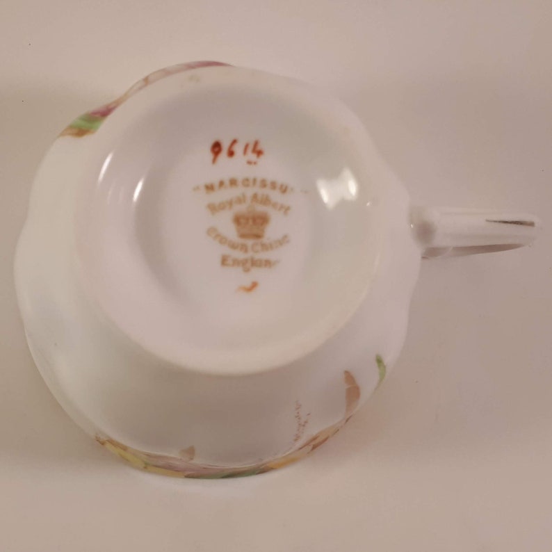 Tasse à thé et soucoupe sur pied Royal Albert Narcissus Friendship Hampton or image 8