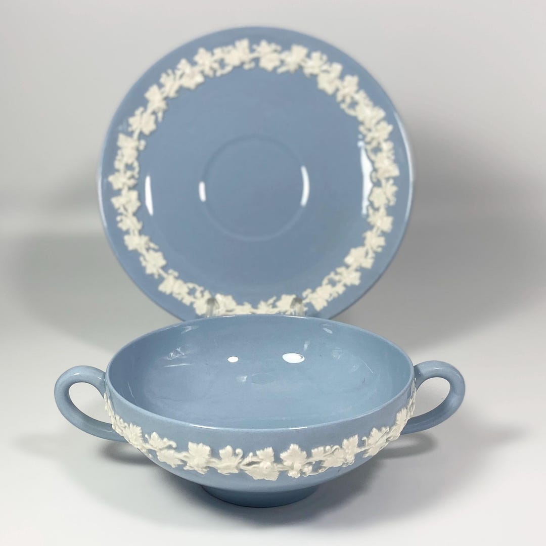 Queensware Cookware 1950s Wedgwood Queens Ware Cream Soup Bowls & Saucers Cream on Lavender ...