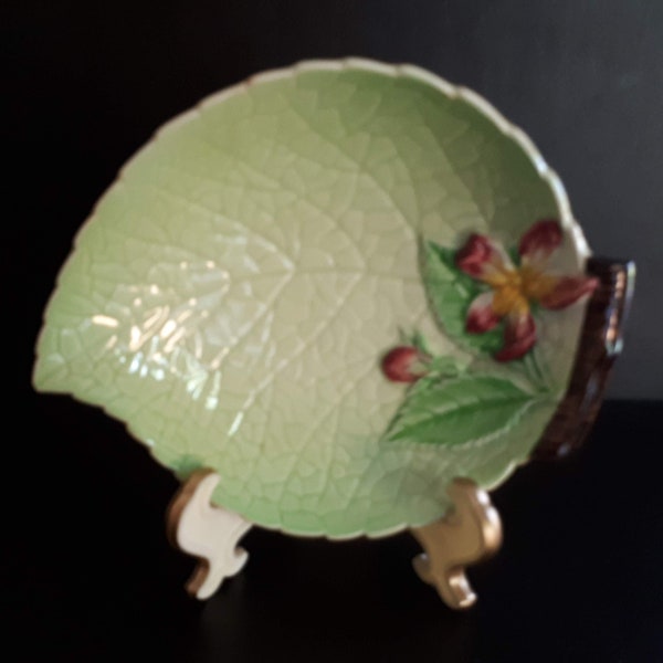 Plat vintage en forme de feuille de fleurs de pommier vert Carlton ware