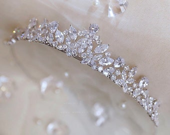 Bridal Wedding Elegant Bridesmaid Cubic Zirconia Crystal Simulated Diamonds Rhodium Plated Tiara Headband Crown