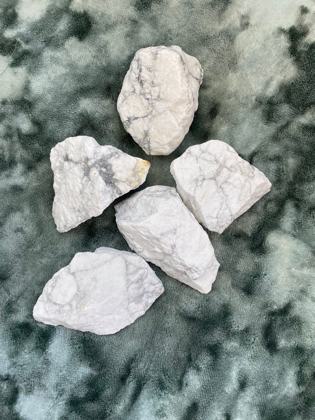 Howlite magnesite Rough Crystal - Etsy UK