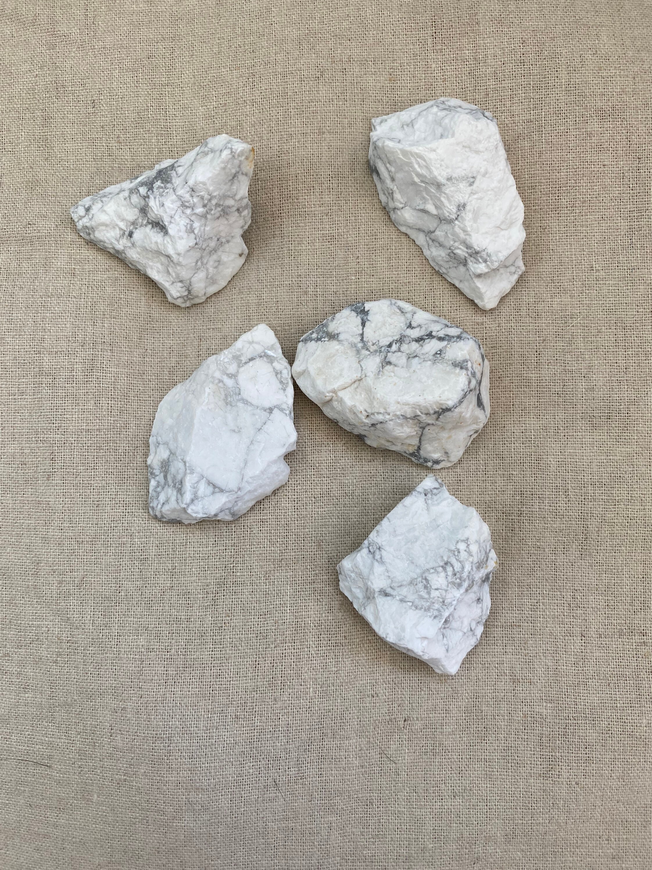 Howlite magnesite Rough Crystal - Etsy UK