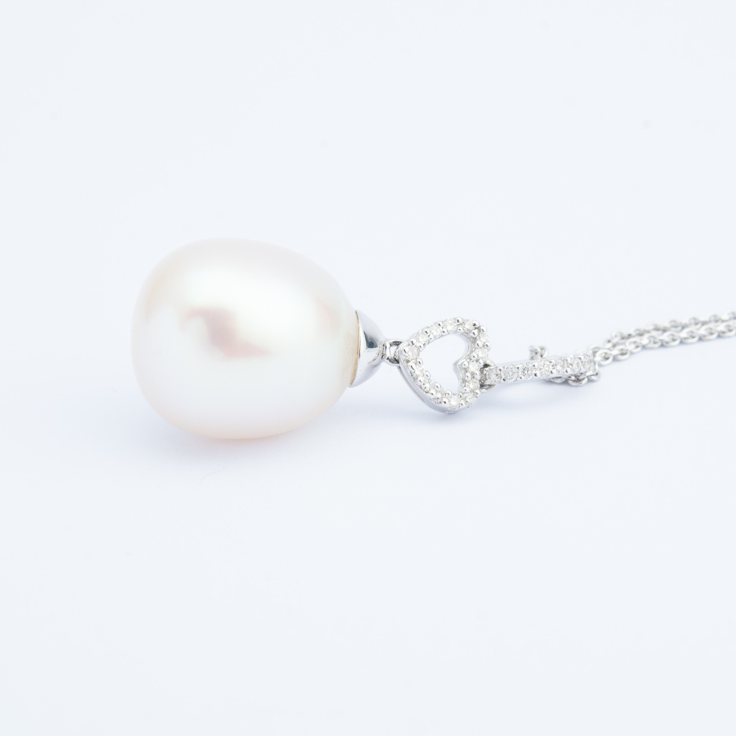 South Sea Pearl & Diamond Pendant, Heart 18K White Gold