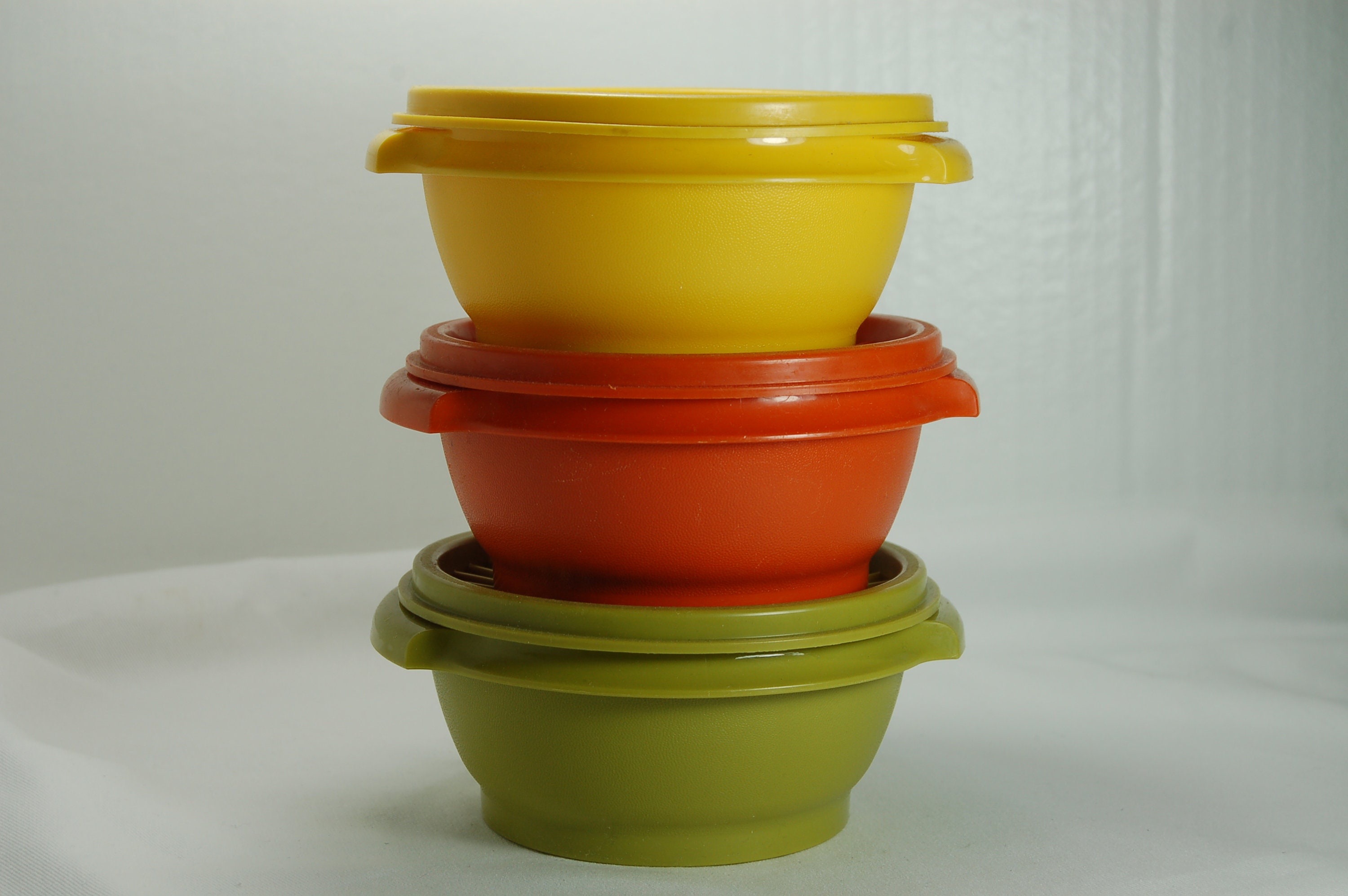 4 Vintage 70's Tupperware Servalier 20oz Bowls Storage Containers