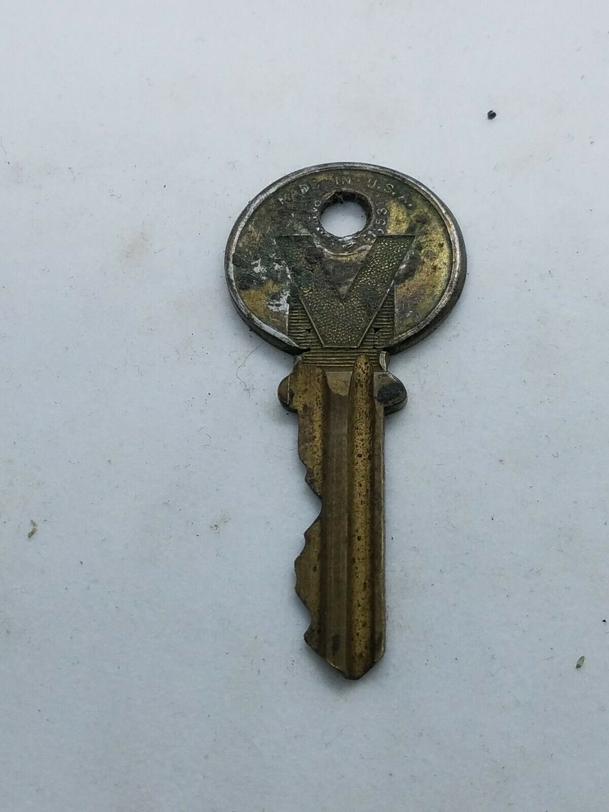 Vintage WWII Era ILCO Victory Cut Key Independent Lock Company With Key