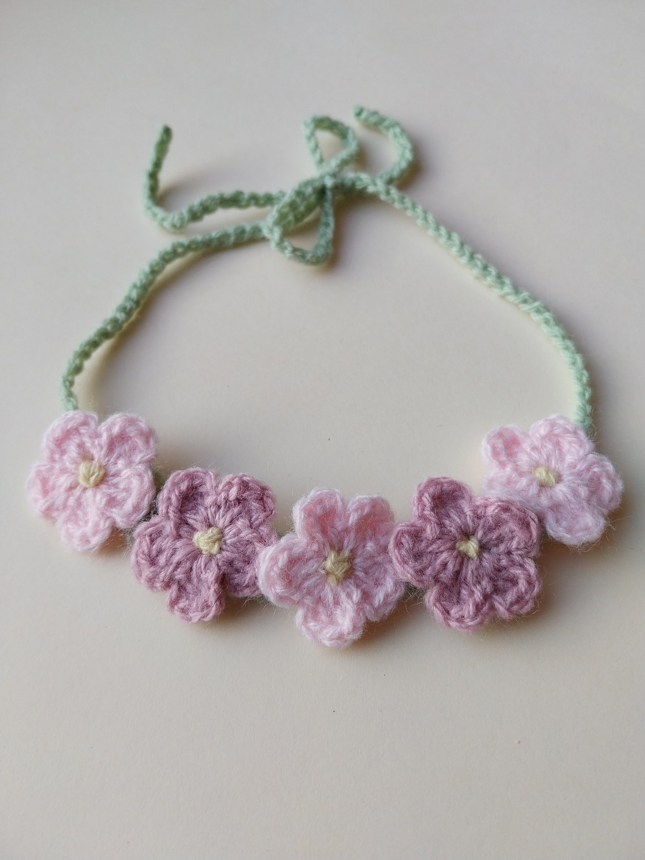 35 Baby Headband Crochet Patterns for Adorable Keepsakes and Photo Props 8 Flower baby headband