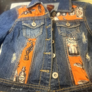 Jaqueta jeans personalizada de Halloween com incrustação de certidão de óbito laranja!