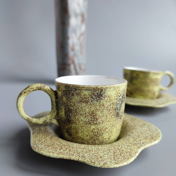 Tasse à expresso en porcelaine / Home Warming Handmade Porcelain Cup / Coffee Cup With Plate / Mini Cup / Green Cup / Table Home Art / Minimaliste