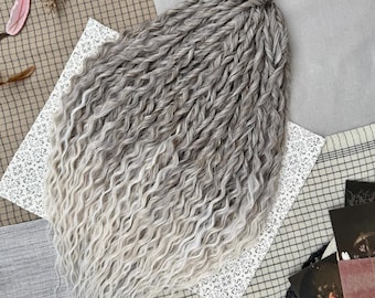 Entrega rápida de rastas, extensiones de rastas rizadas rubias ceniza SE DE, rastas sintéticas reutilizables de 23 pulgadas en stock