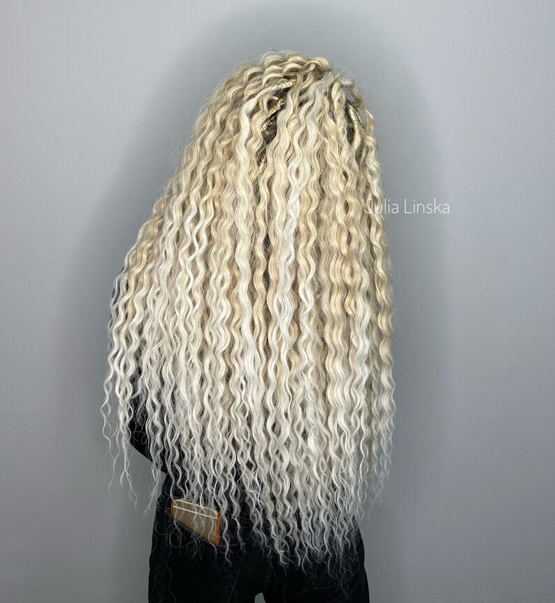 Spedizione rapida di dreadlock, extension per dreadlock ricci biondo caldo da 23 pollici, dreadlock ondulati Ombre, ricci riutilizzabili SE DE disponibili in magazzino immagine 3