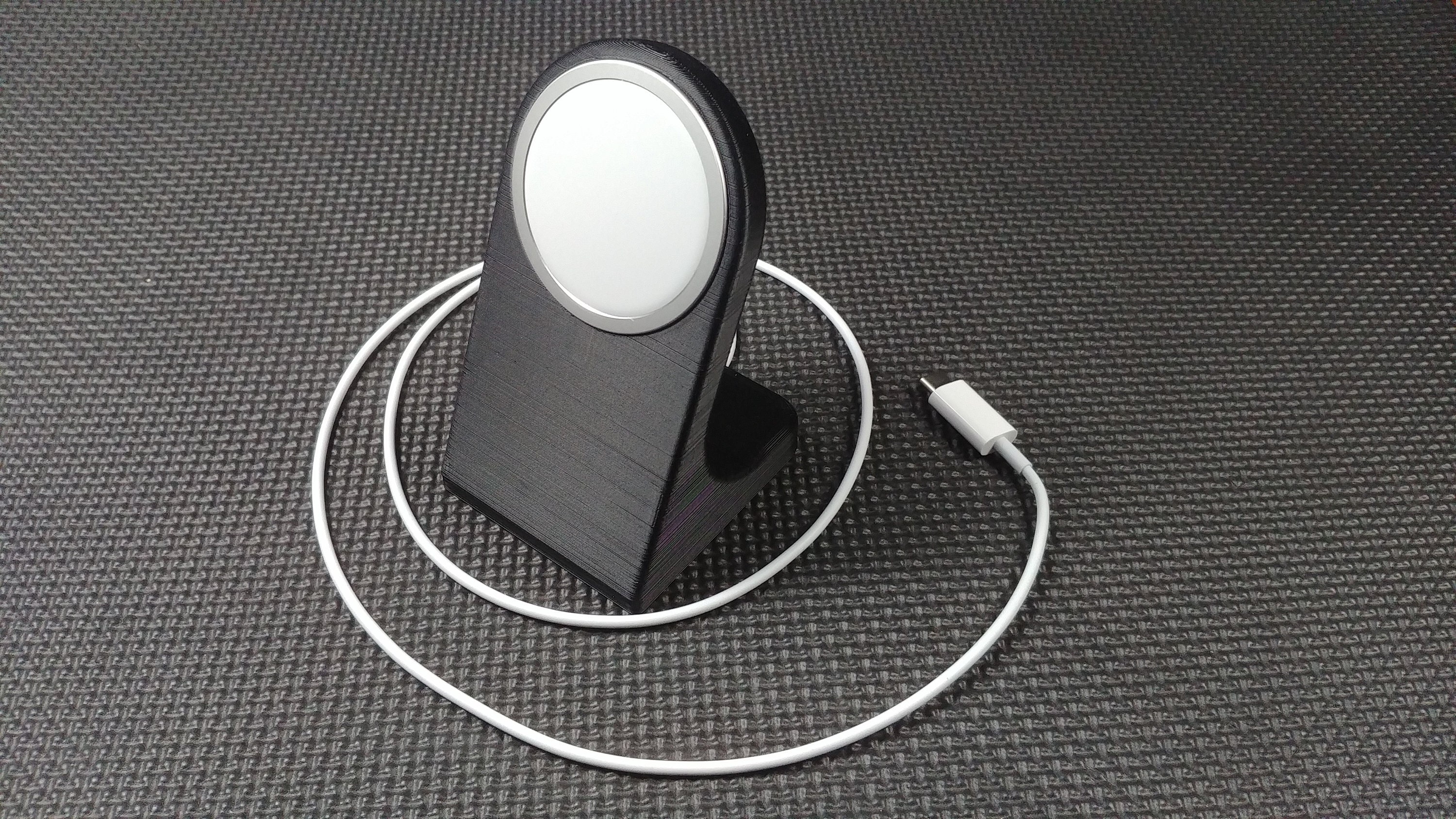 dock iphone 12 pro max