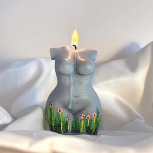 Amazona Resilient Candle – Handmade Soy Wax Body Candle, Decorative Female Figure, Unique Gift for Her, Aesthetic Home Decor