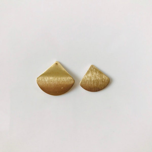 Raw Brass Sea Shell Shape Brushed Pendant Charm, Geometric Pendant, Jewelry Supplies for Earrings Necklace, Premium Earring Finding, 10 PCS