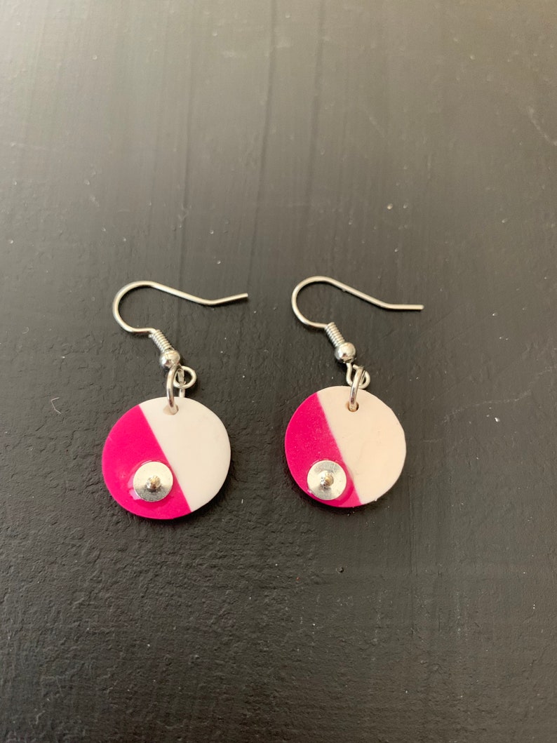Split dye circle earrings