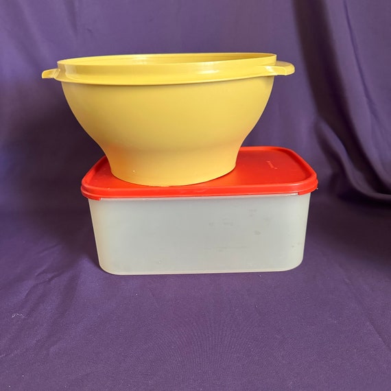 Vintage Tupperware 1609-2 4.3 Liters 16 Cup Red Topped Rectangle