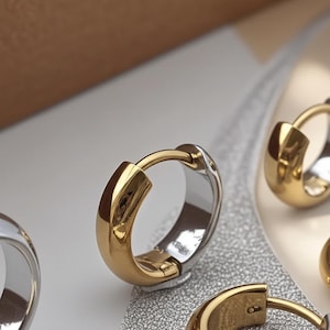 Orecchini a cerchio bicolore, piccoli cerchi spessi color oro e argento, orecchini minimal per tutti i giorni, orecchini a cerchio impilabili, 7 mm, 9 mm, 12 mm, regalo per lei