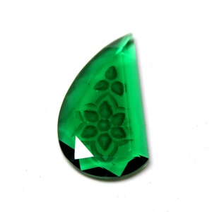 Rare EMERALD QUARTZ Flowers Carved, Hand Carving Fancy Loose Gemstone, Leaf Carved Inside, Measurements 23x13x3 MM.