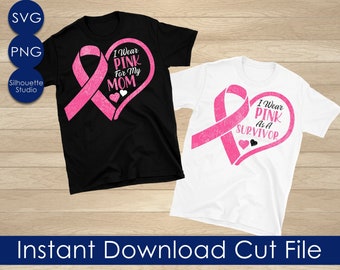 Pode incluir: Duas camisetas com designs de fita rosa. Uma camiseta é preta com o texto "I Wear Pink For My Mom" e a outra é branca com o texto "I Wear Pink As A Survivor".