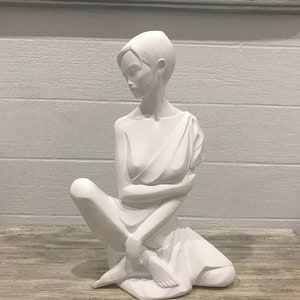 Ucraino fatto a mano. Venditore ucraino. Arte ucraina. Figurina femminile. Statuetta. Arredamento per la casa . Intonaco scultoreo.