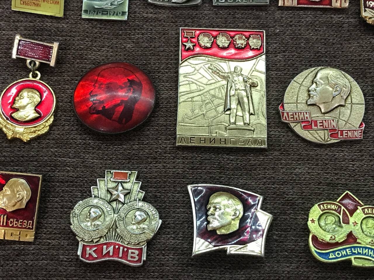 Collection vintage d'insignes Lénine URSS, épingles communistes et du Komsomol (20 pièces) - France